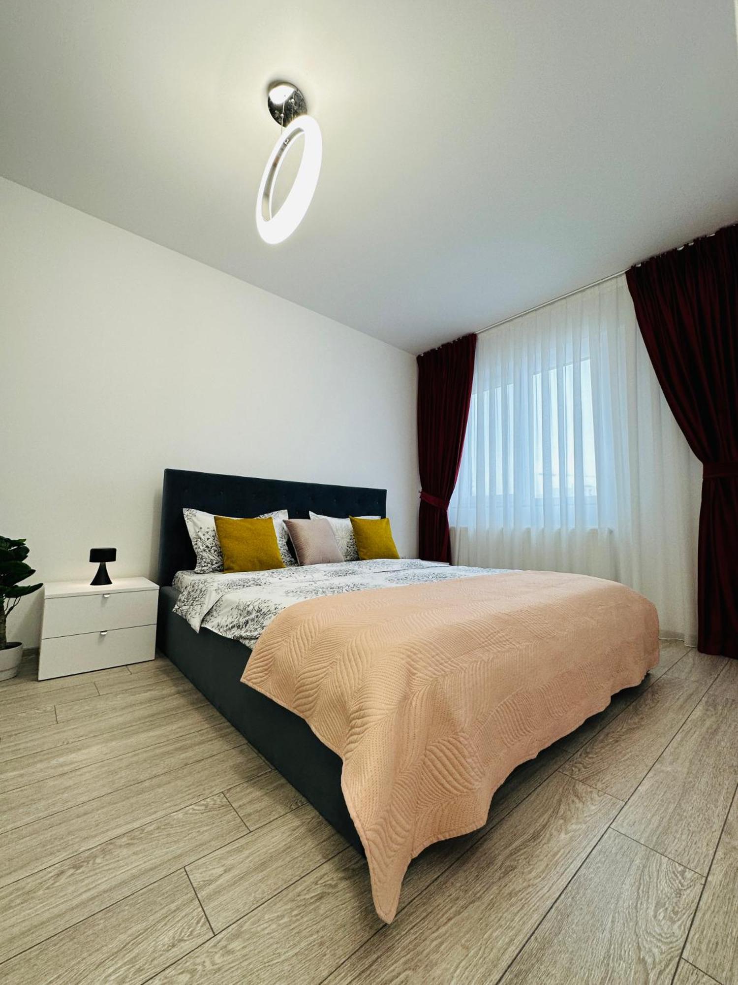 Palas Retreat - Q Residence Iasi Exteriör bild